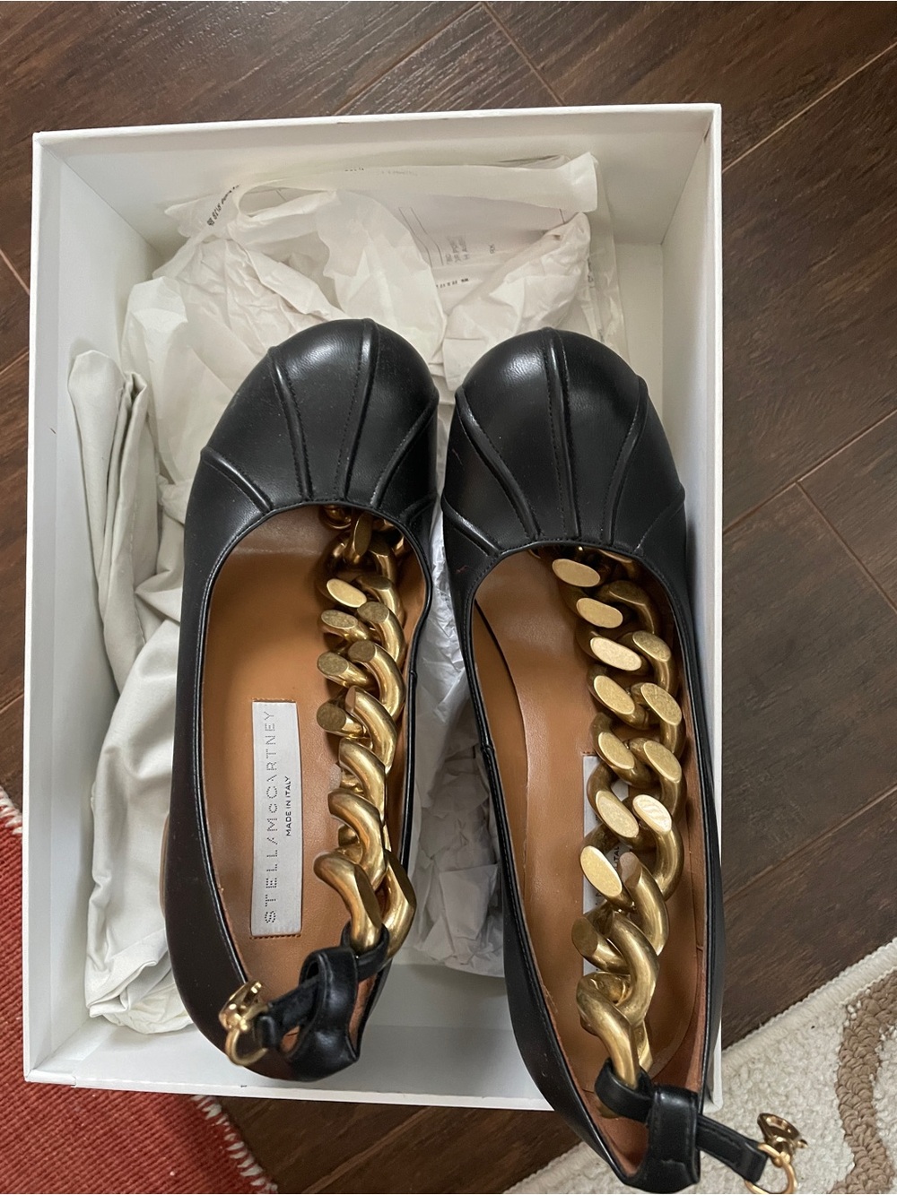 Stella McCartney Black vegan Leather Block Heels with Oversized Gold Chain - Picture 2 of 5